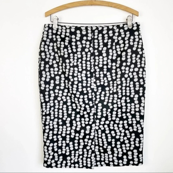 ANN TAYLOR Black And White Pencil Skirt‎ 8 - Picture 5 of 6